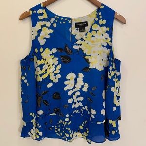 NWOT Liz Claiborne Blue Floral Short Sleeve Tank